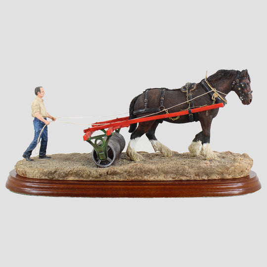 Lightly Rolled Border Fine Arts