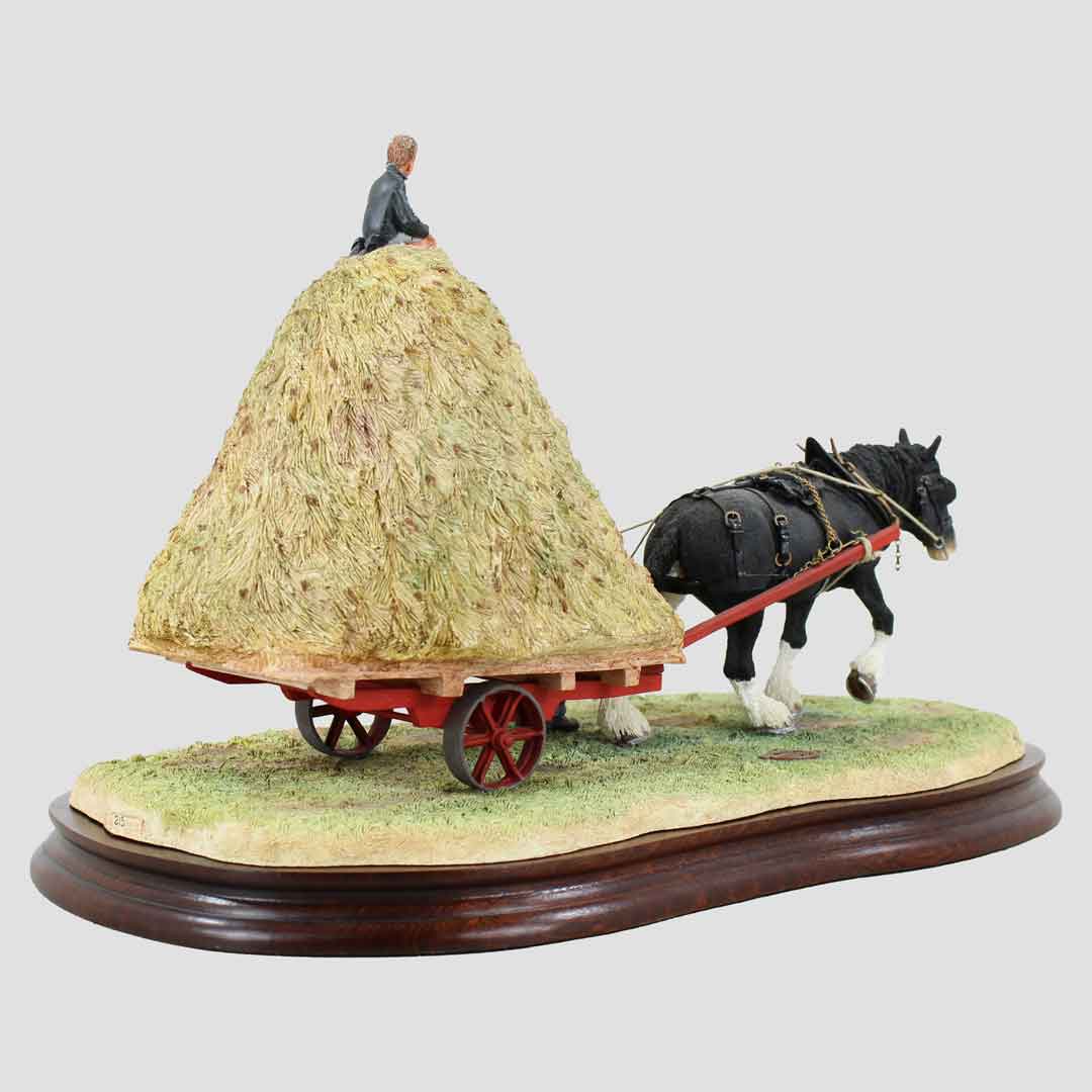 Hay Bogie (Gold Edition) Border Fine Arts Horse