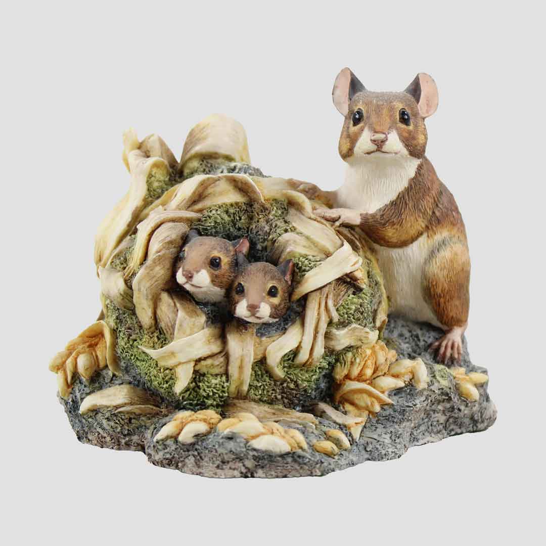 イギリスで見つけたアンティークのオブジェ、可愛いネズミのフィギュ