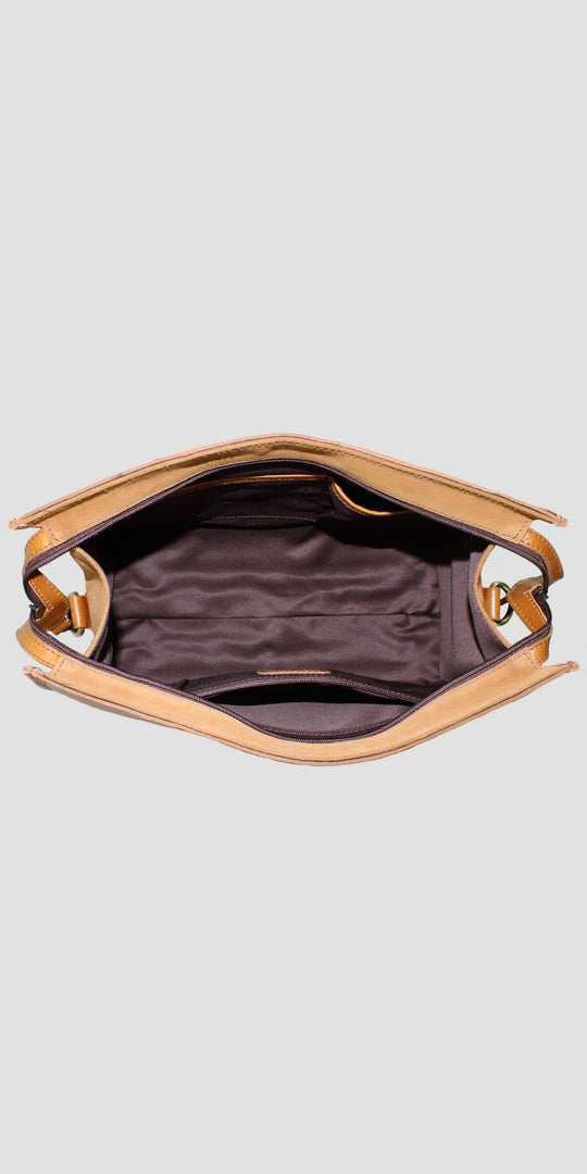 Abigail Snaffle Handbag In Antique Tan