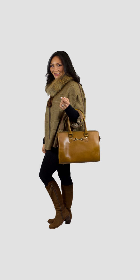 Abigail Snaffle Handbag In Antique Tan
