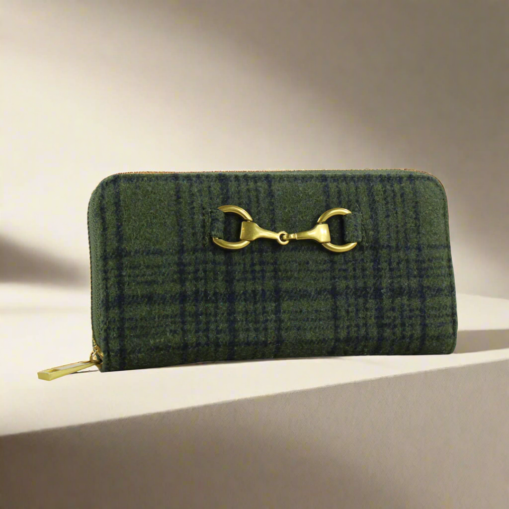 Tweed Purse With Snaffle