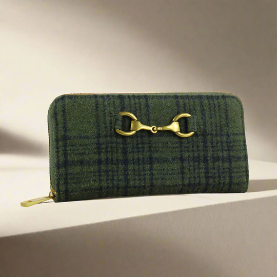 Tweed Purse With Snaffle