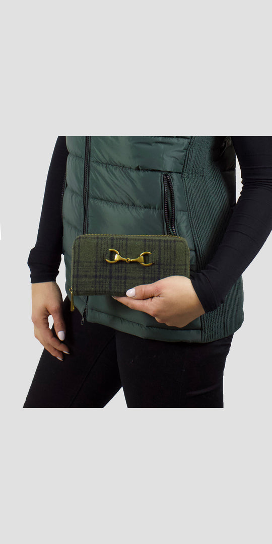 Tweed Purse With Snaffle