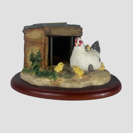 Home Comforts Border Fine Arts Chicken Model