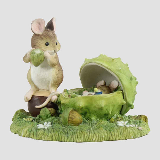 Conker Cradle Border Fine Arts Merrie Mice