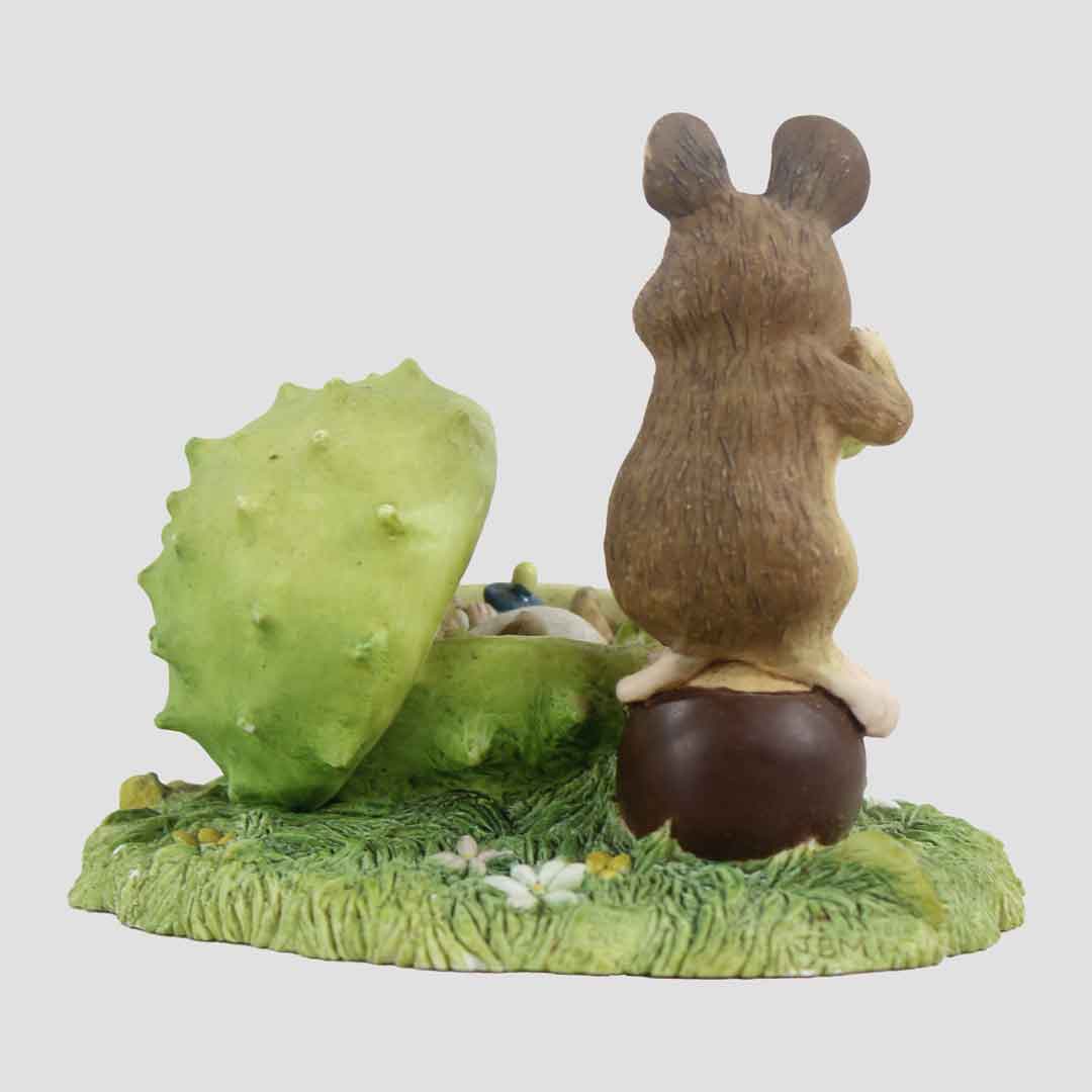 Conker Cradle Border Fine Arts Merrie Mice