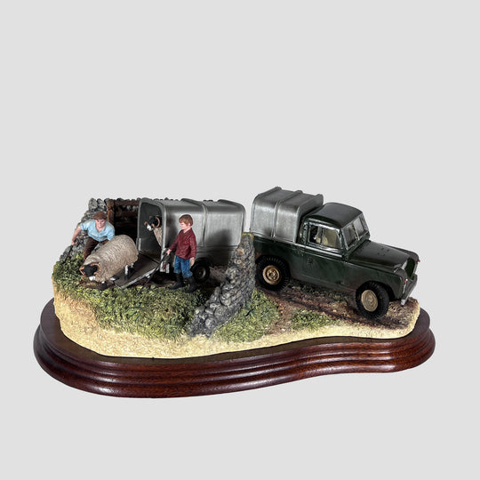 Back From The Auction Border Fine Arts Landrover Model Original Box and Certificate