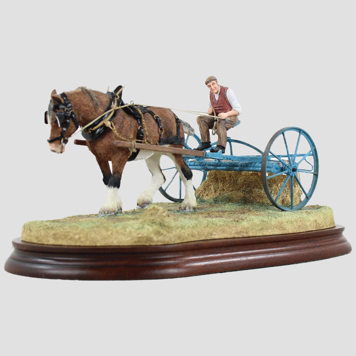 Loose Raking Border Fine Arts Horse Model