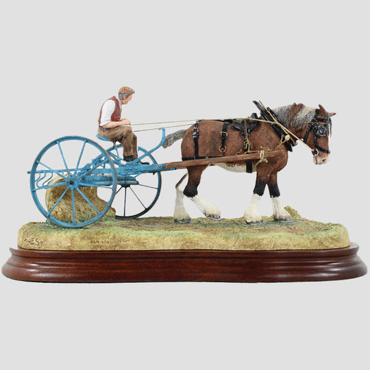 Loose Raking Border Fine Arts Horse Model