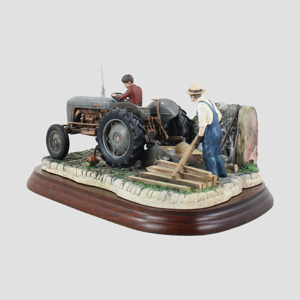 Golden Memories Ferguson 35 Tractor Model Border Fine Arts Original Box and Certificate
