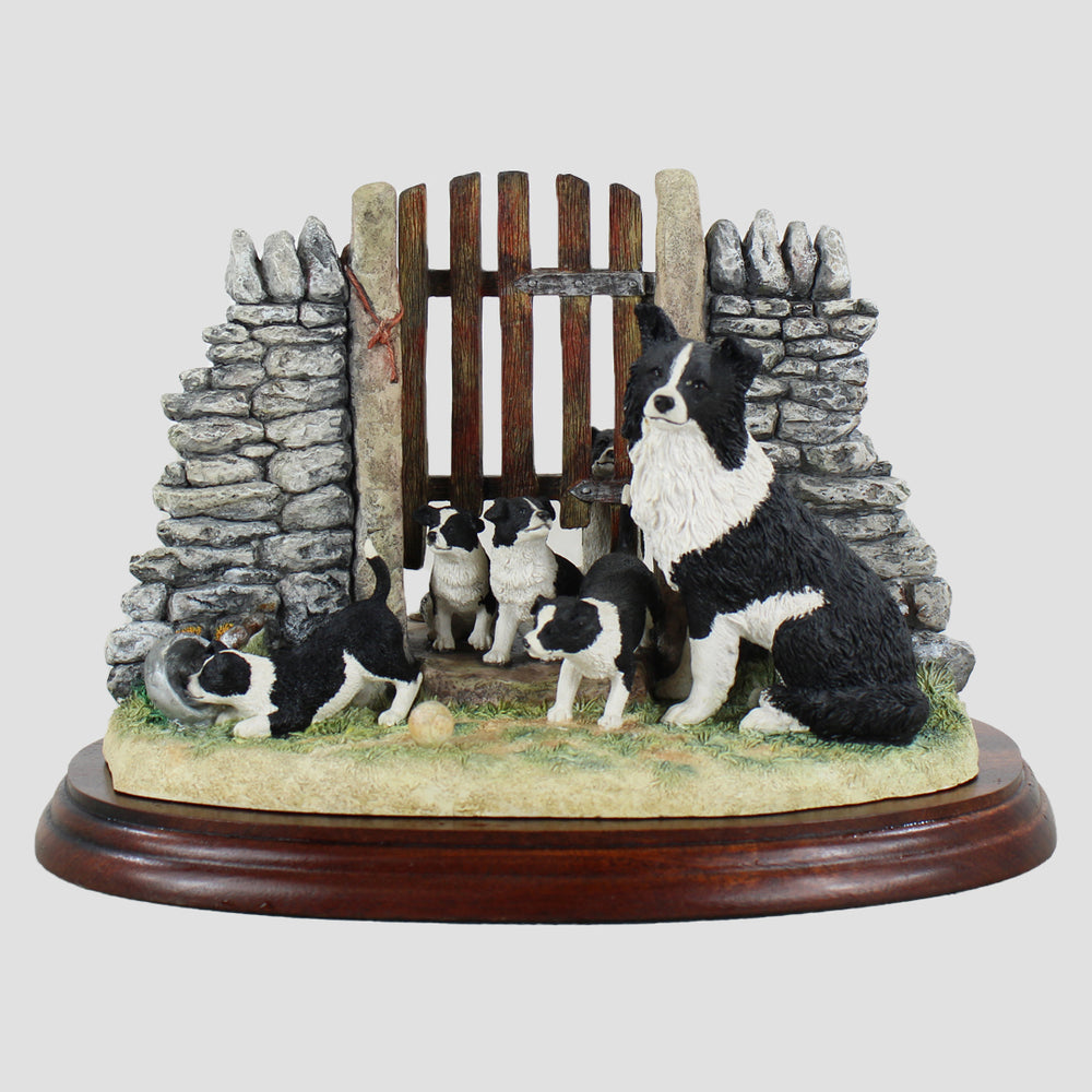 Border Fine Arts Mothers Pride Border Collie Dog Model (B0806)
