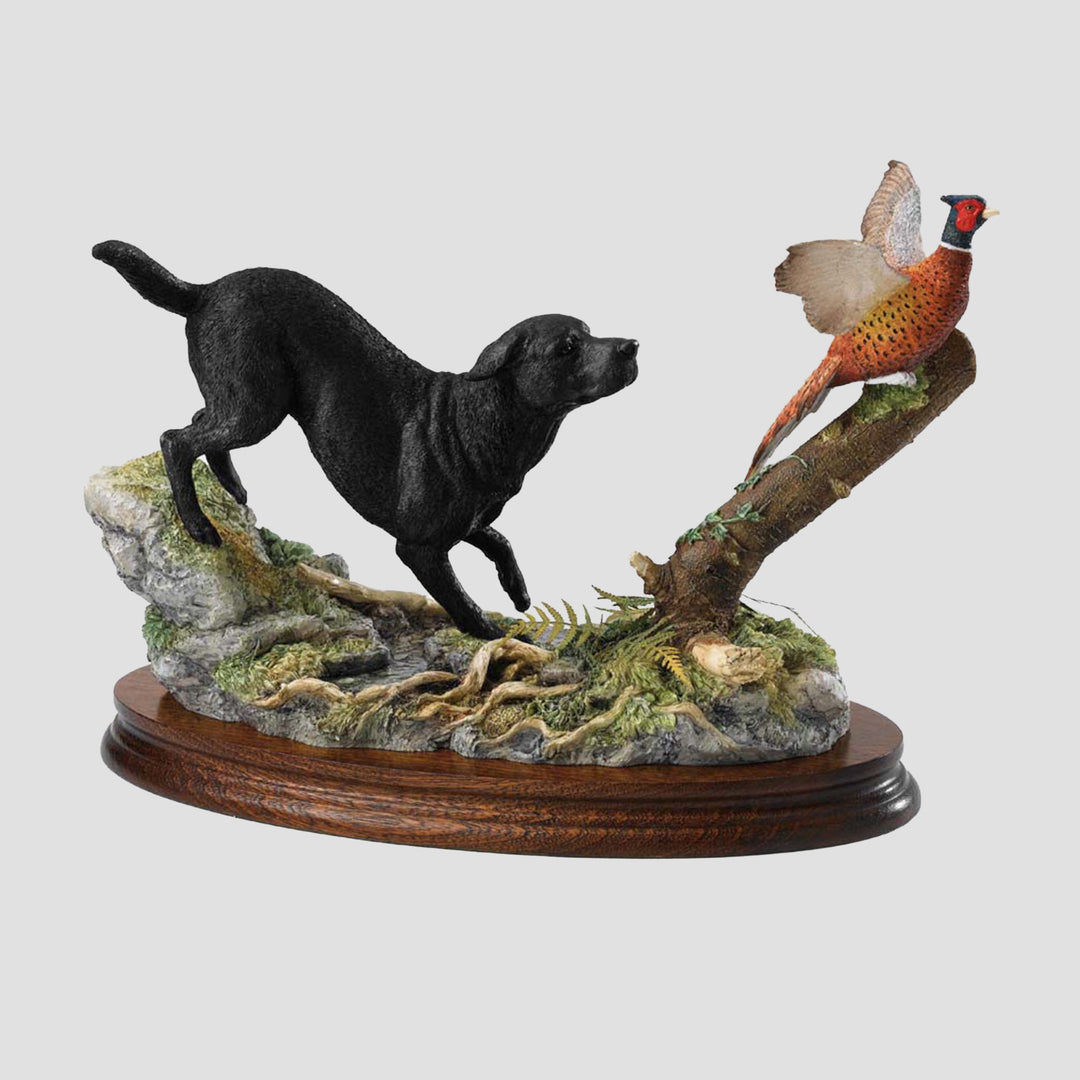 Putting Up Black Border Fine Arts Gundog Model