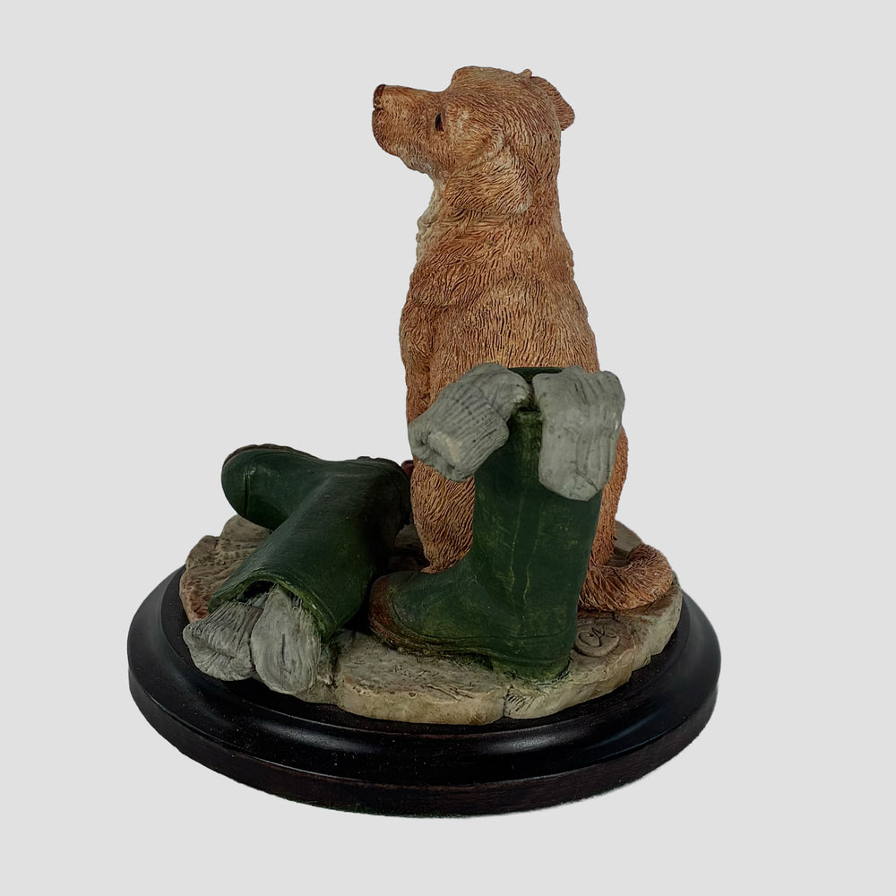 Yellow Labrador and Wellington Country Artist Model