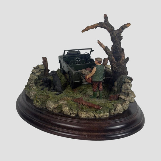 First Arrivals Land Rover Model by Country Artists