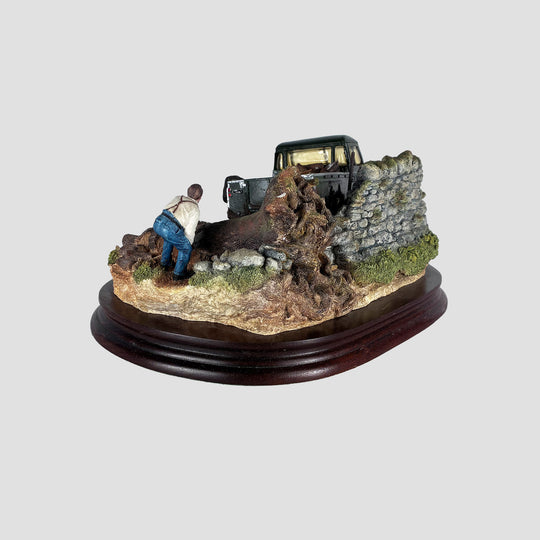 Clearing the Way Border Fine Arts Landrover Limited Edition Model