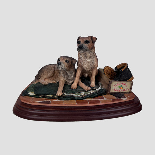 Eager to Go Border Terrier Border Fine Arts Dog Model
