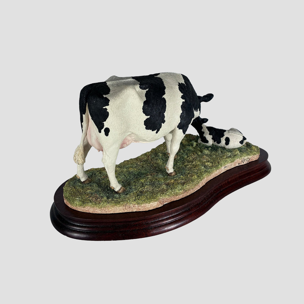 Border Fine Arts Holstein Friesian Cow And Calf (B0309)