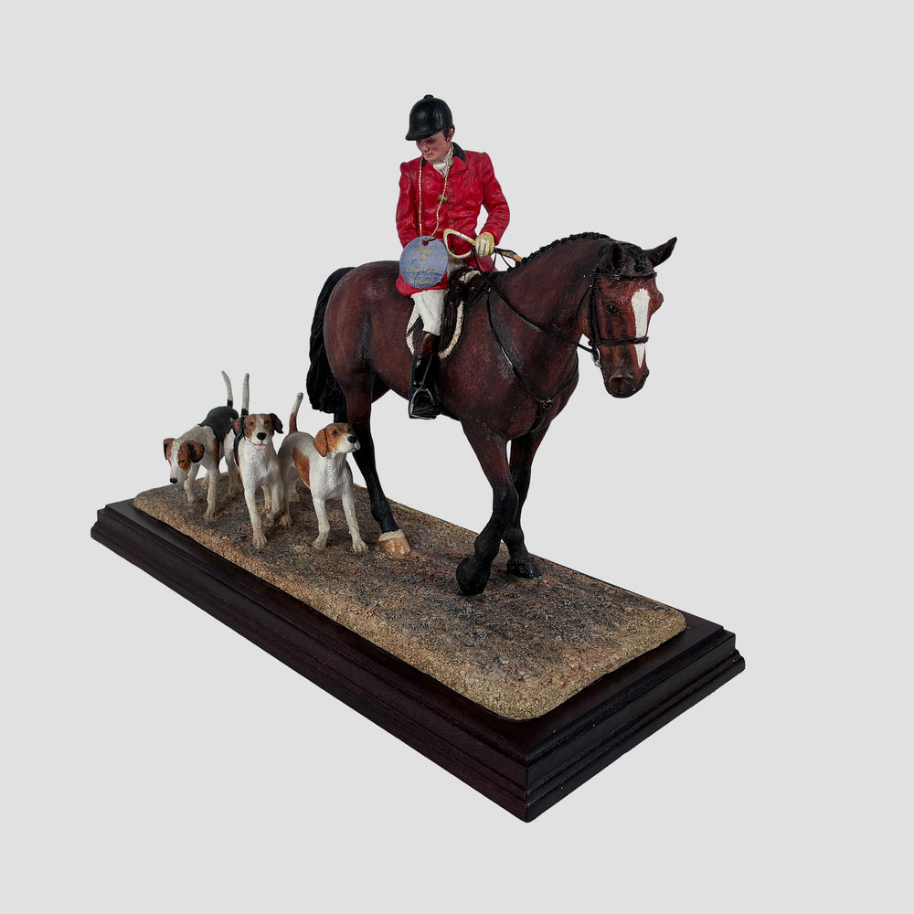 Hounds Away Border Fine Arts Hunting Model with Original Box and Certificate