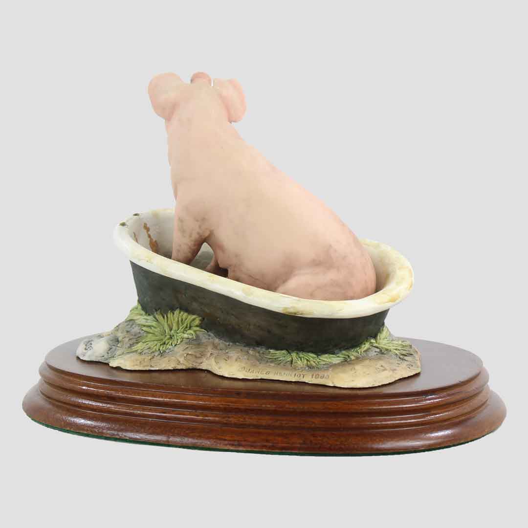 Hog Wash (Landrace) Border Fine Arts Pig