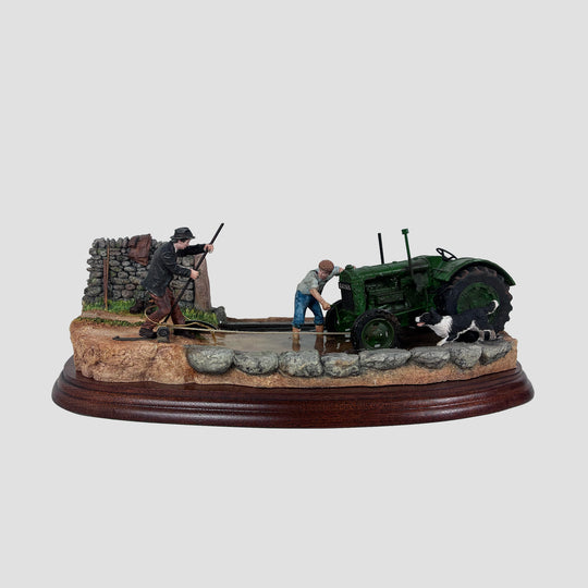 Lacking Horse Power Tractor Model Border Fine Arts Original Box and Certificate