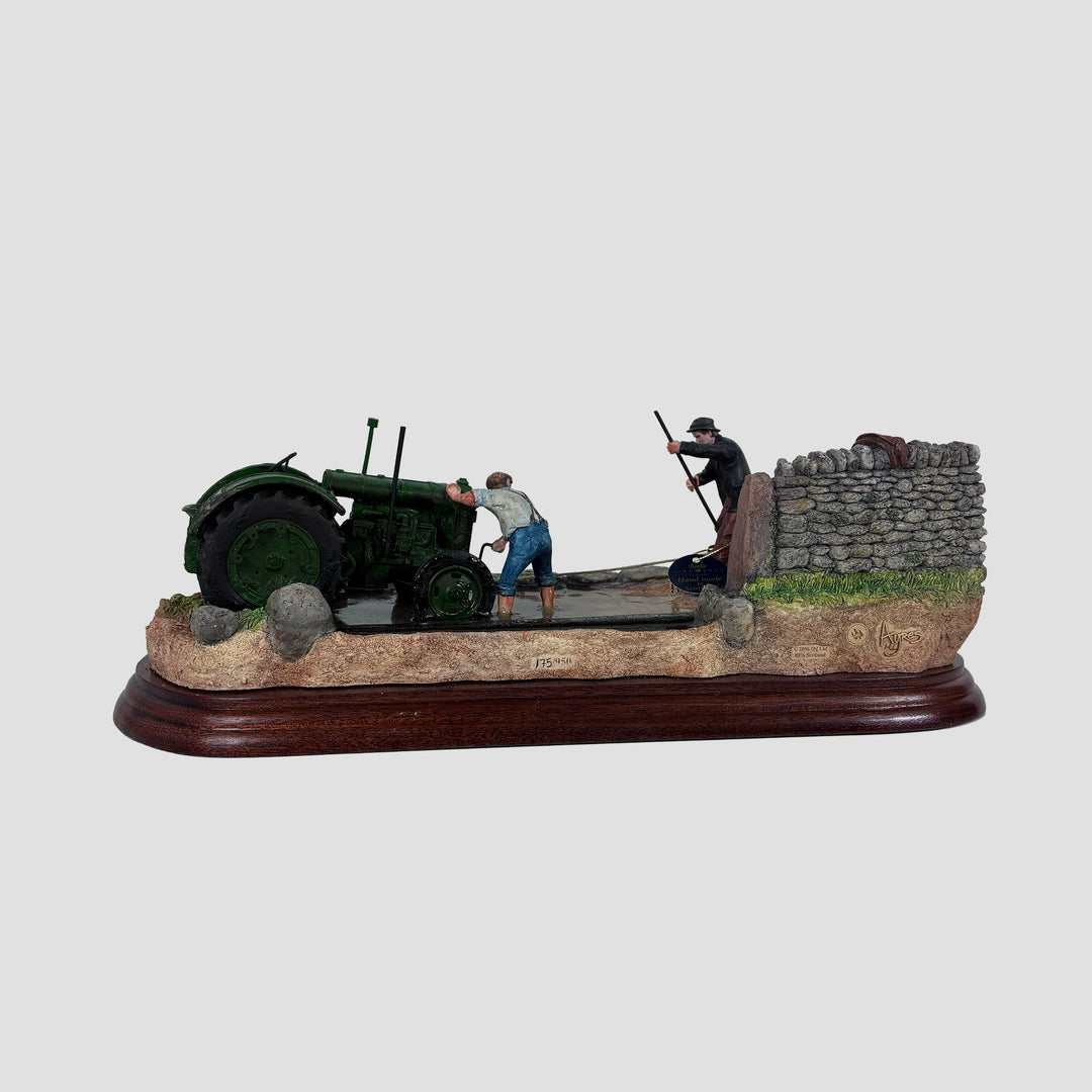Lacking Horse Power Tractor Model Border Fine Arts Original Box and Certificate