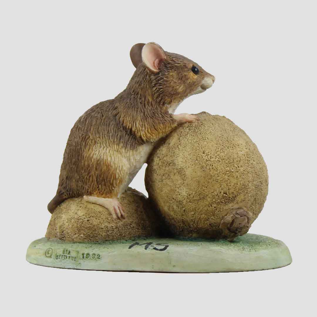 Mouse And Kiwi (No Plinth) Border Fine Arts