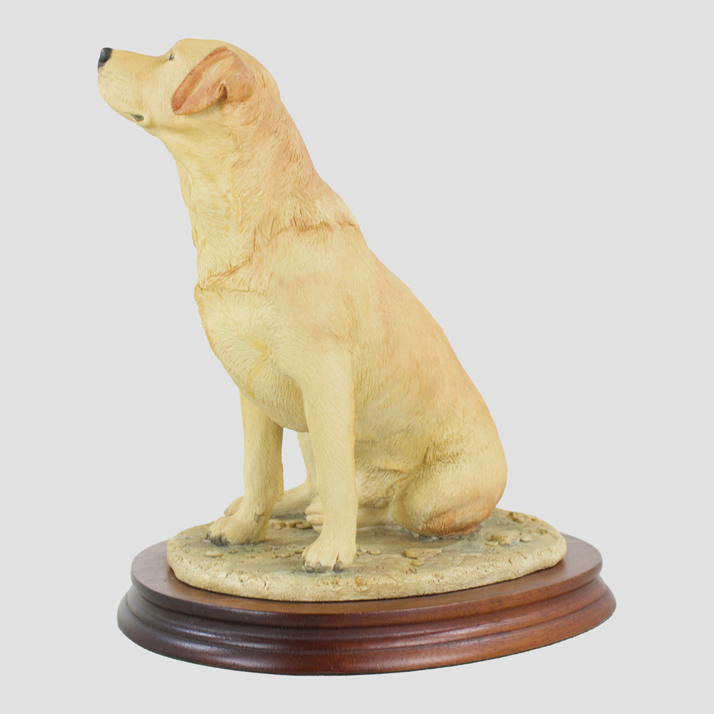 Labrador Sitting (Yellow) Border Fine Arts Dog