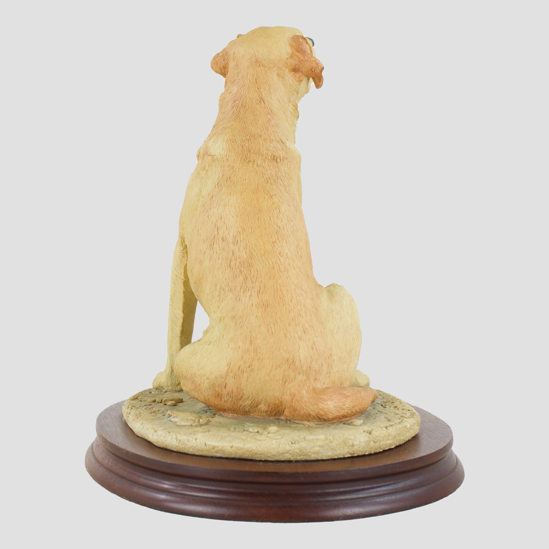 Labrador Sitting (Yellow) Border Fine Arts Dog