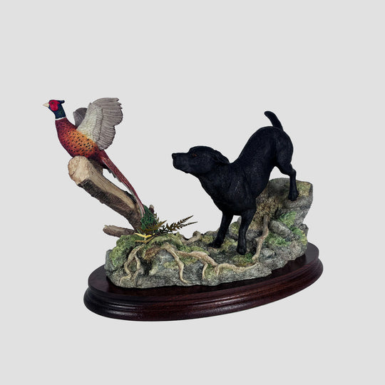 Putting Up Black Border Fine Arts Gundog Model