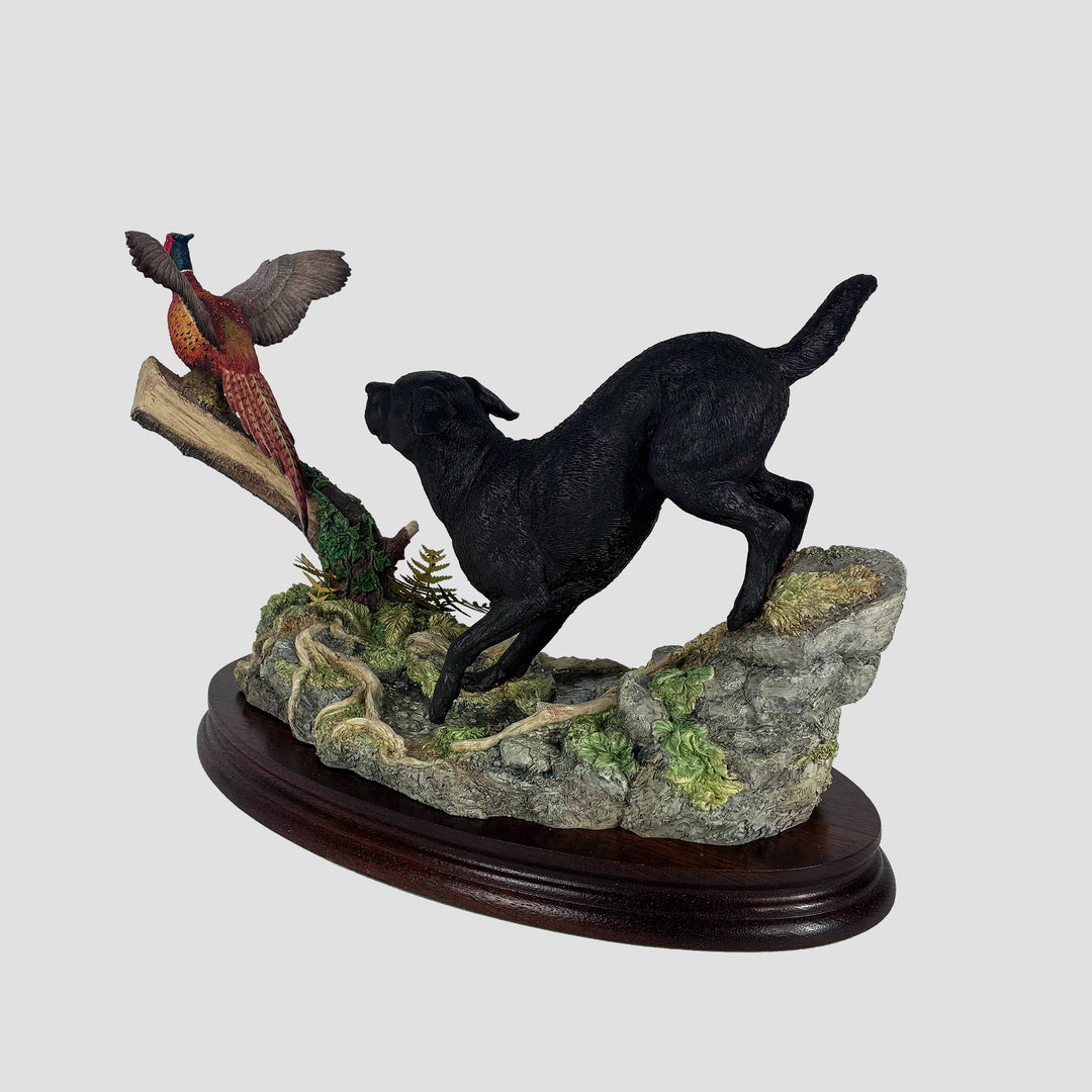Putting Up Black Border Fine Arts Gundog Model