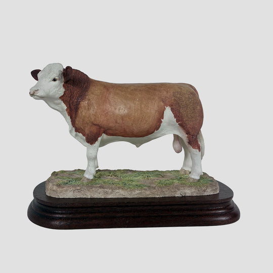 Simmental Bull Border Fine Arts Cattle Model with Original Box and Certificate