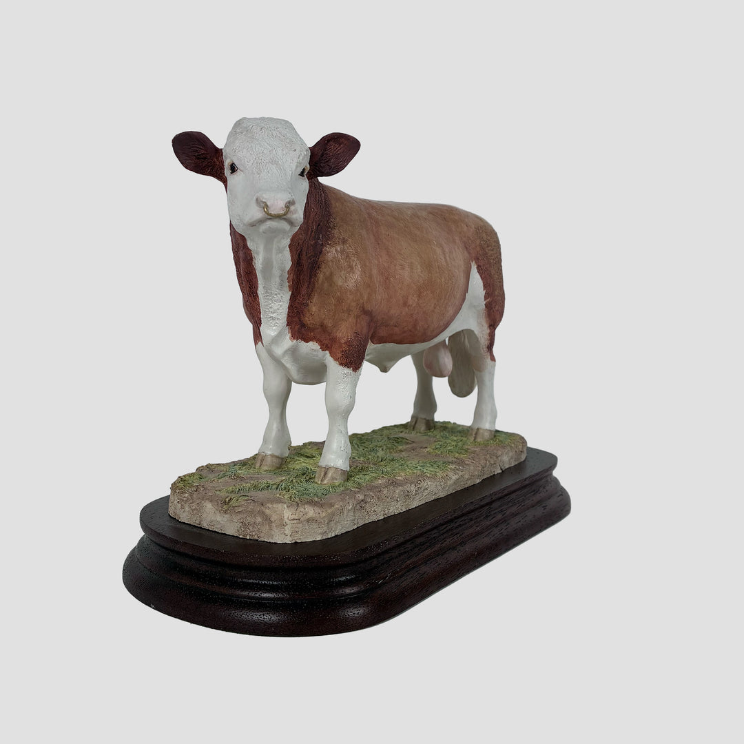 Simmental Bull Border Fine Arts Cattle Model with Original Box and Certificate