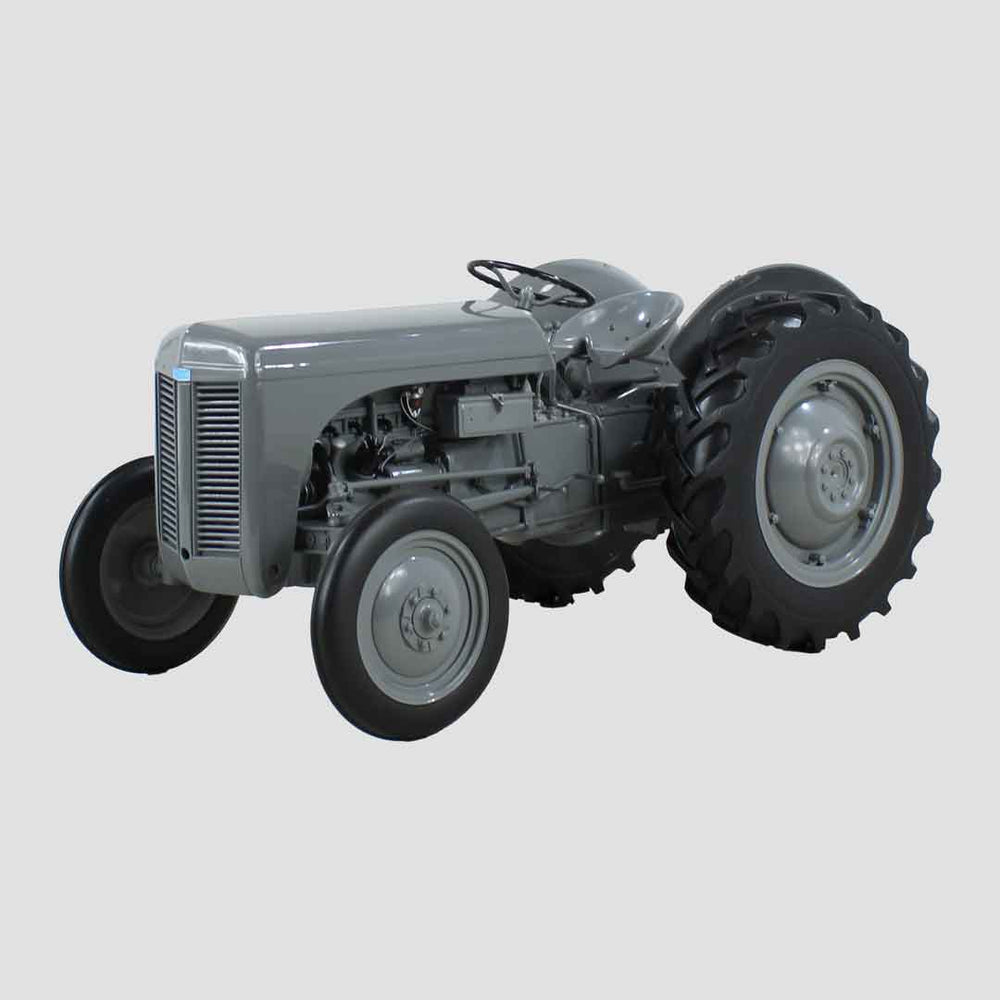 Universal Hobbies - Ferguson TE 20 Tractor Limited Edition Model