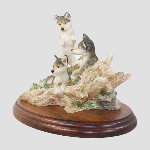 Sibling Play Border Fine Arts Model Wolf Cubs