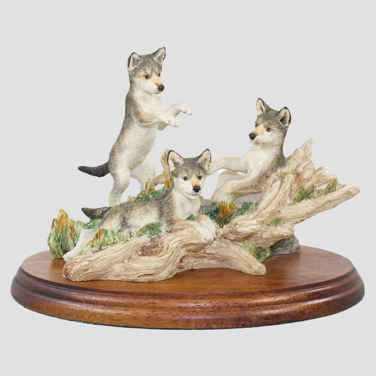 Sibling Play Border Fine Arts Model Wolf Cubs