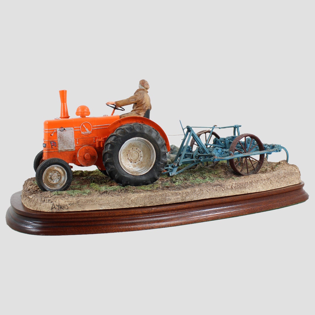 Iiia Border Fine Arts Tractors